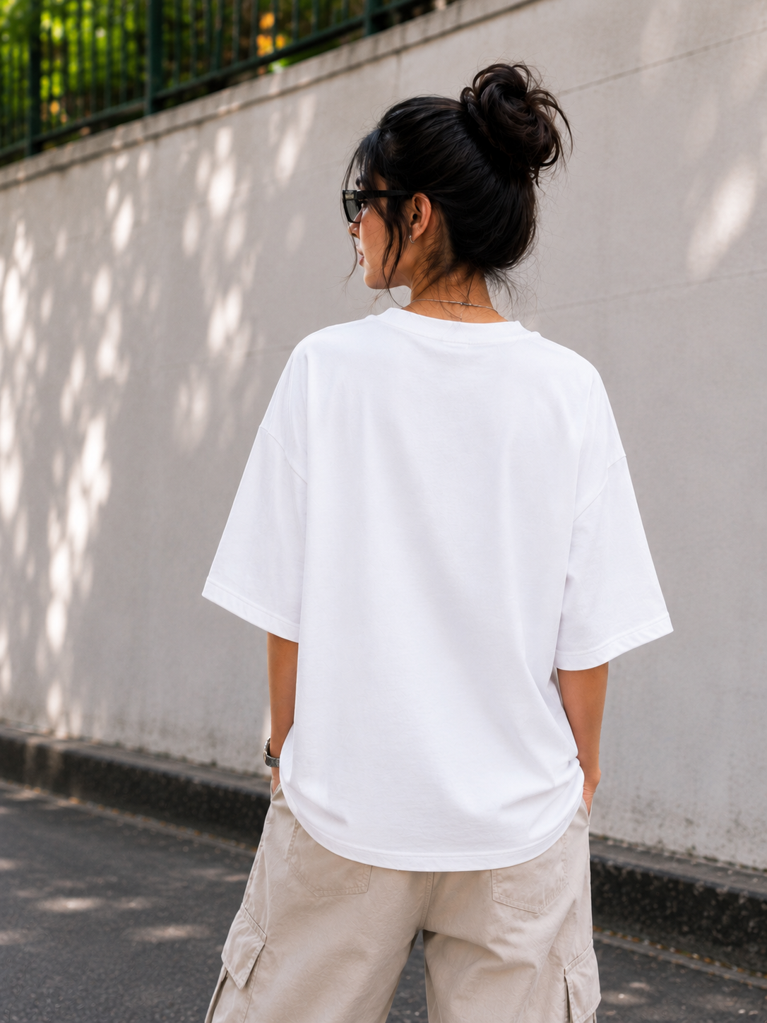 "MAI KAL KI CHINTA NHI KRTA" GRAPHIC OVERSIZED T-SHIRT — White 4